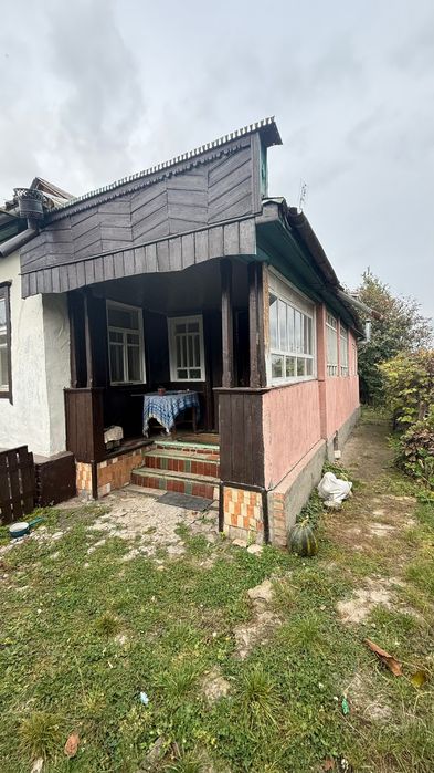 Продам будинок по вул. В. Вишиваного