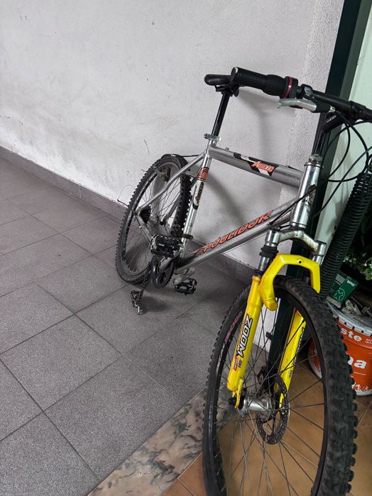 Bicicleta em alumínio