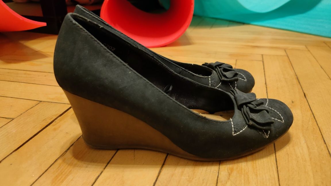 Buty na koturnie r.38