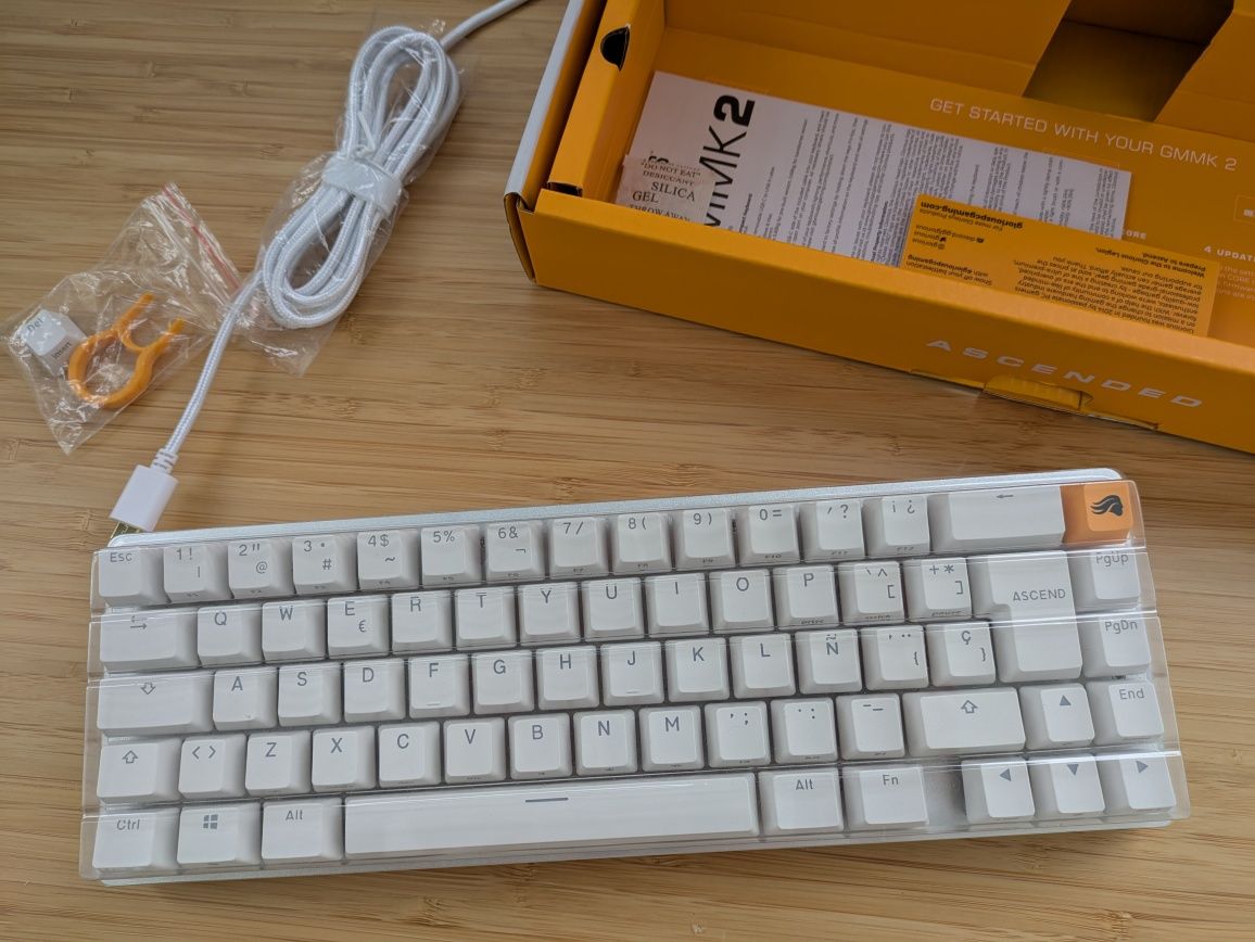 Glorious Gaming GMMK 2 Compact Teclado Mecânico Branco RGB
