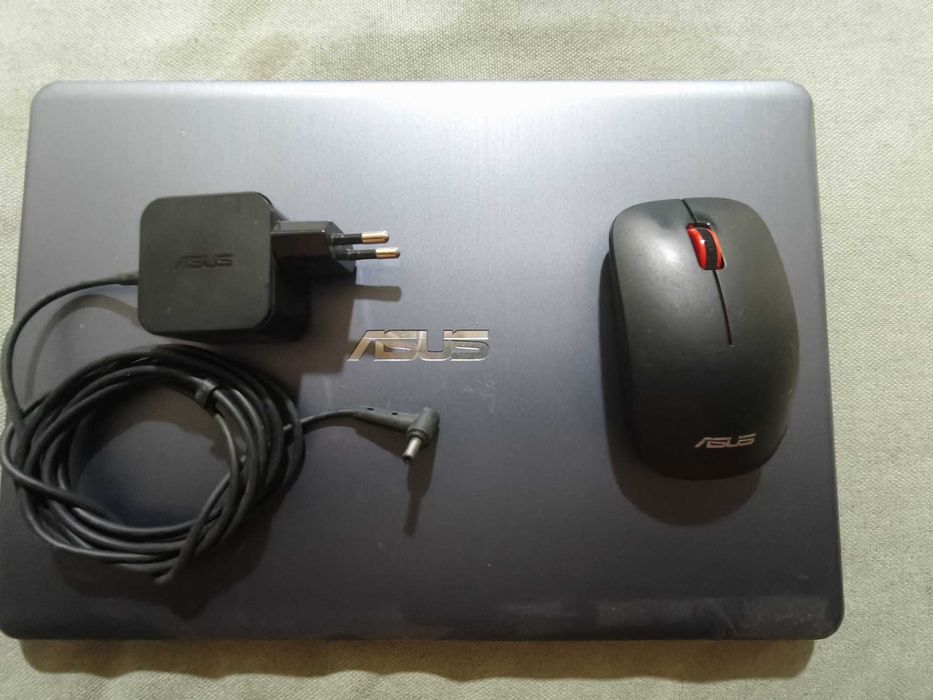 Asus E406M laptop