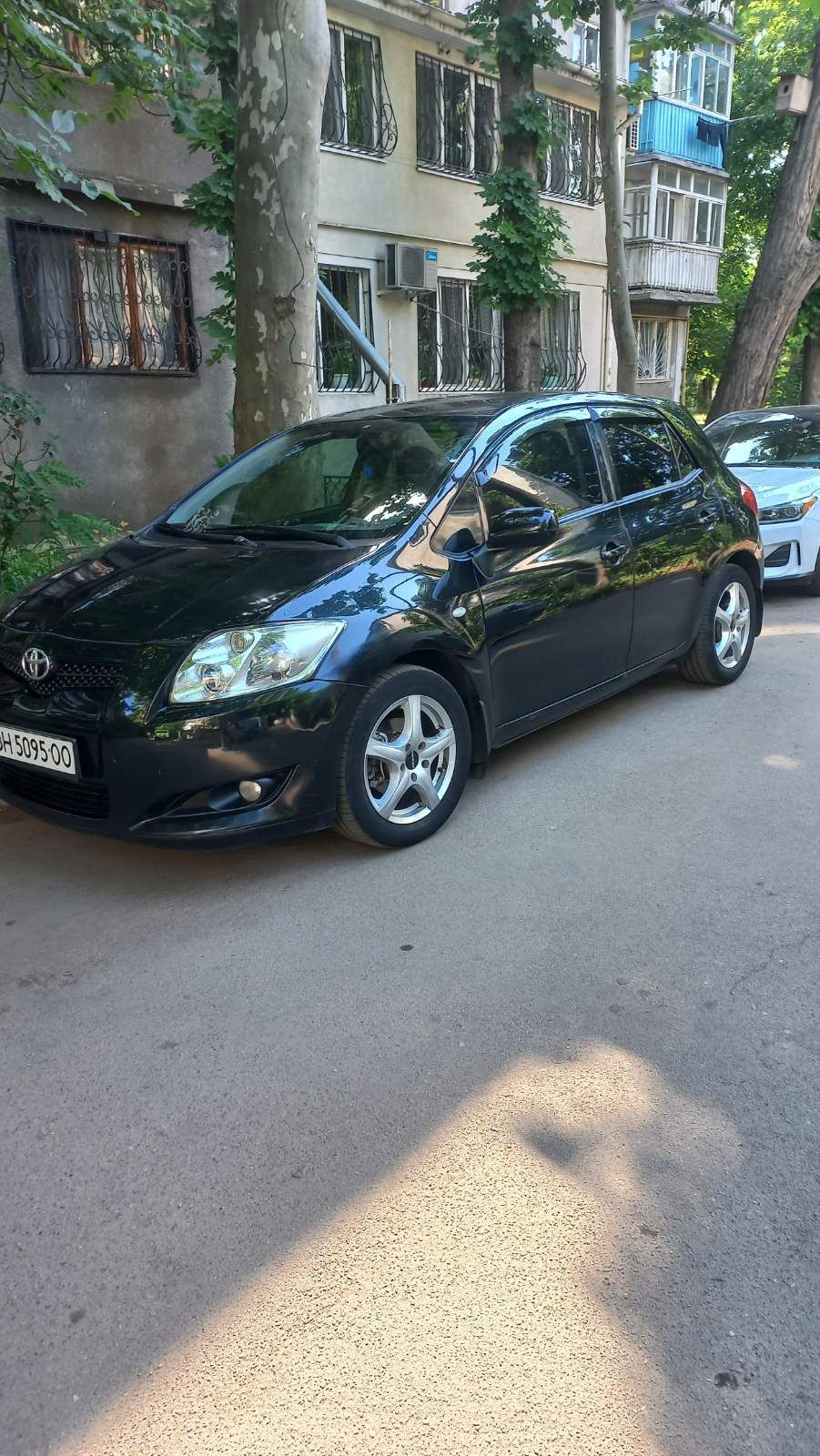 Продам автомобиль Toyota Auris