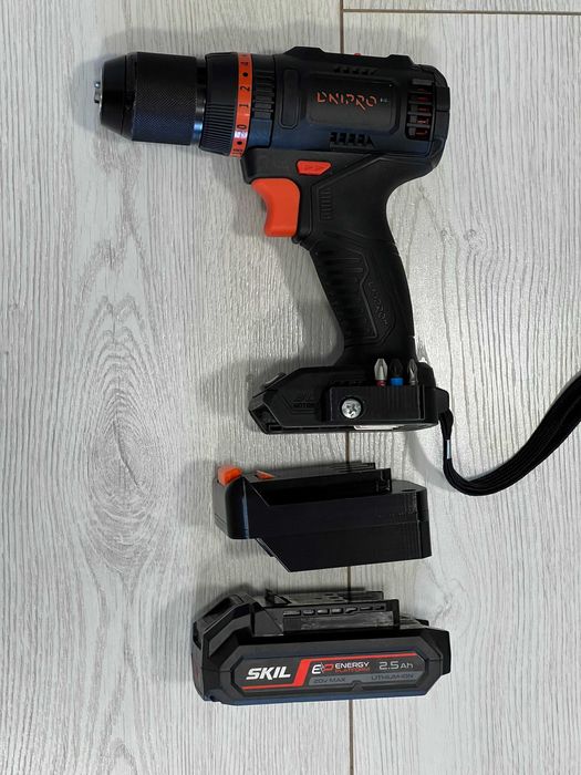 Адаптер перехідник з інструменту Dnipro m на акб Skil 3д друк