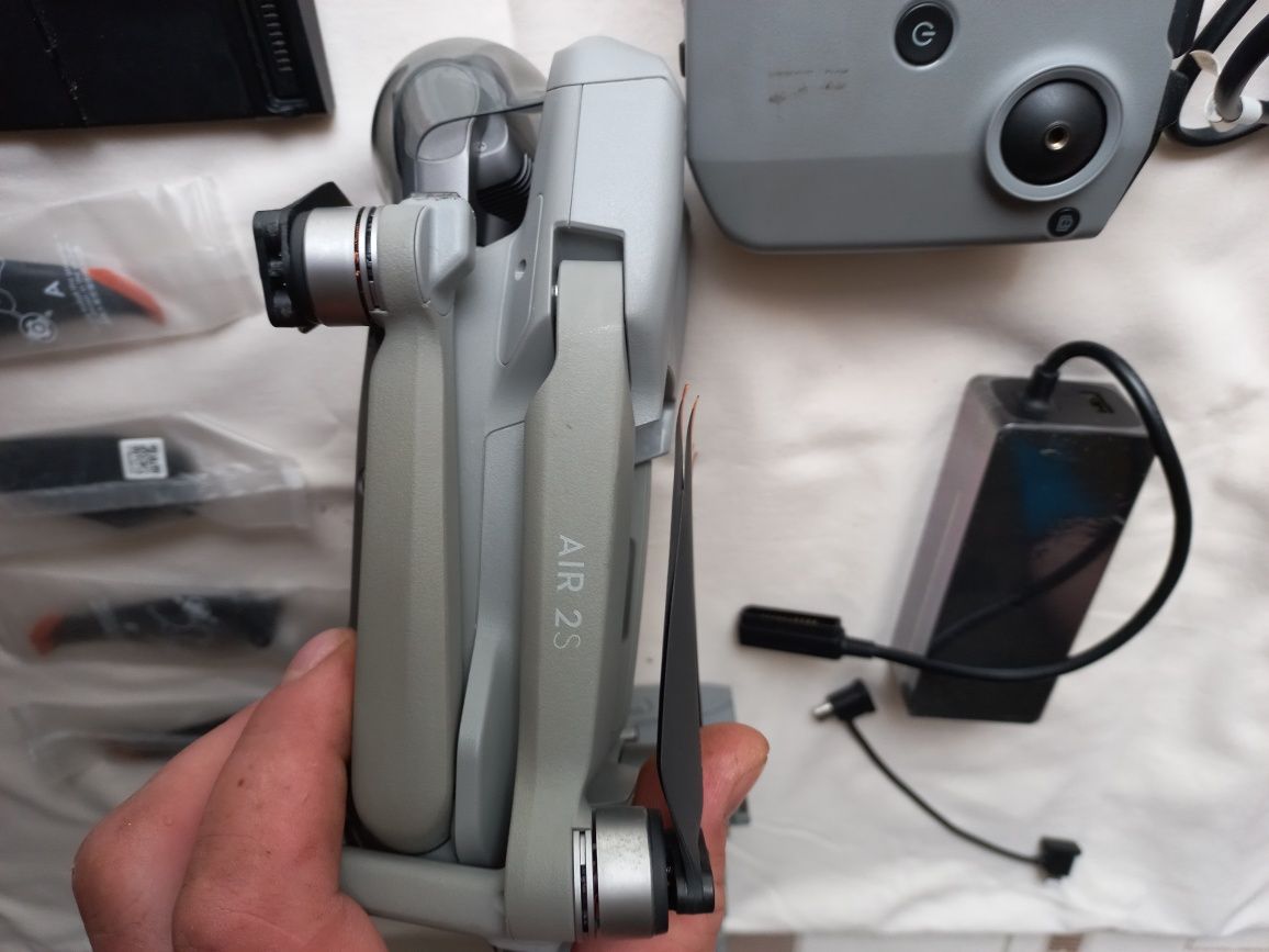 Дрон    DJI Air 2s.