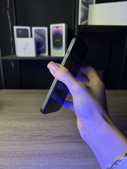 iPhone 15 128 Gb з гарантованим подарунком AirPods Pro 2