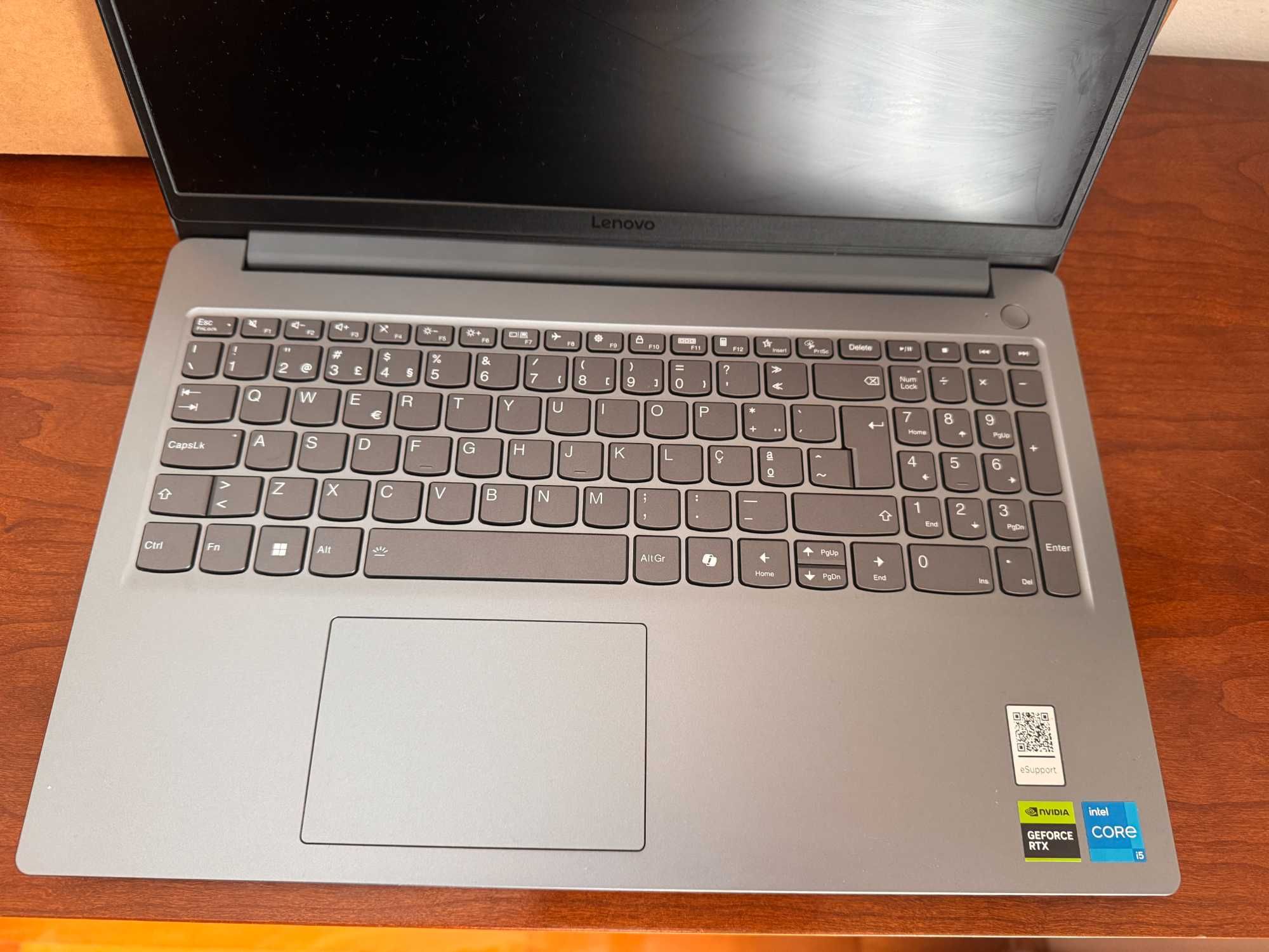 Lenovo LOQ Gaming 15.6"144Hz|i5-12450HX|32G Ram|512Gb|RTX2050|Garantia