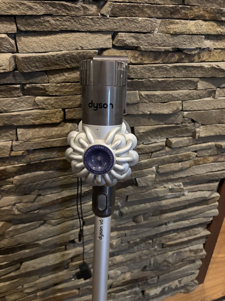 Пилосос Dyson v6
