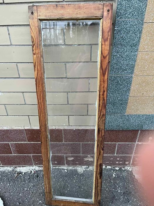 Продам вхідні двері з двома вікнами