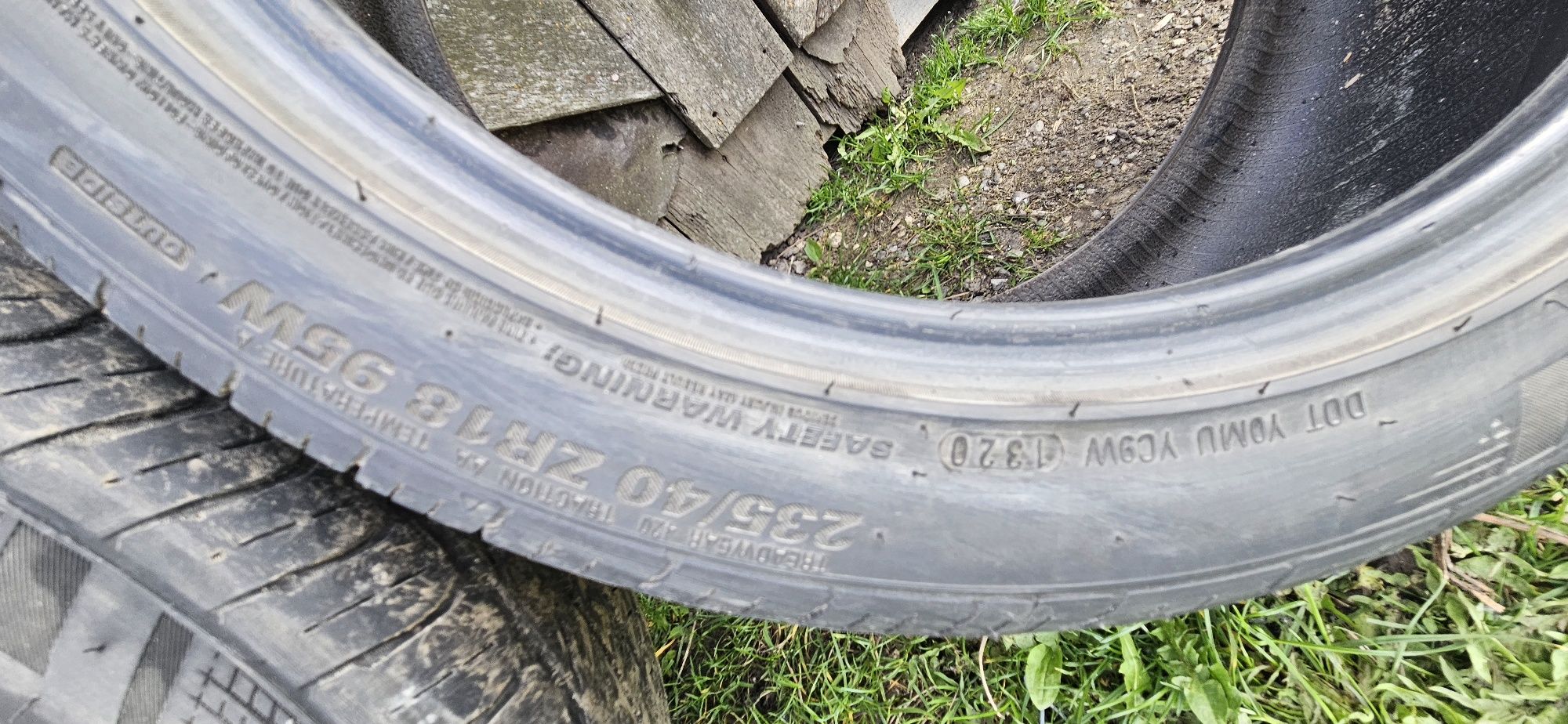 235 40 R18 kumho  2шт.