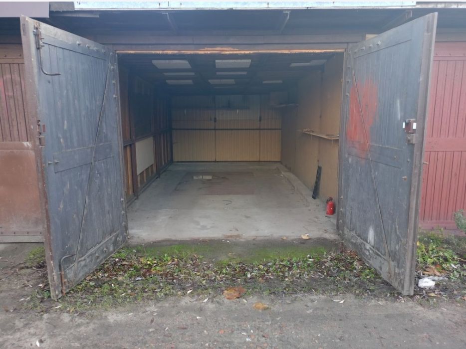 Garaż na wynajem 18m2 ul.Rembertowska Prąd Oświetlenie