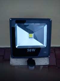 HALOGEN Lampa Naświetlacz LED 50W z czujnikiem ruchu