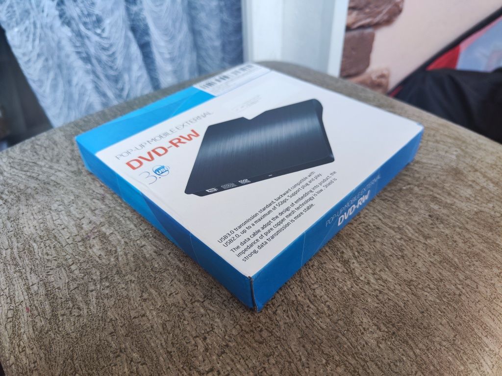 Внешний записывающий DVD / CD RW привод USB 3.0