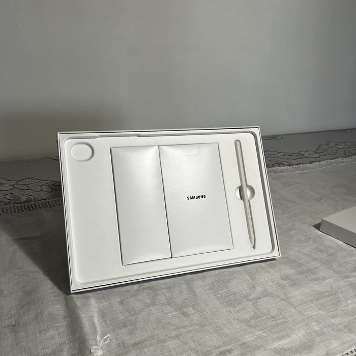 Samsung Galaxy Tab S9 FE - Usado | 256 GB | 8 Memória RAM | 10.9”