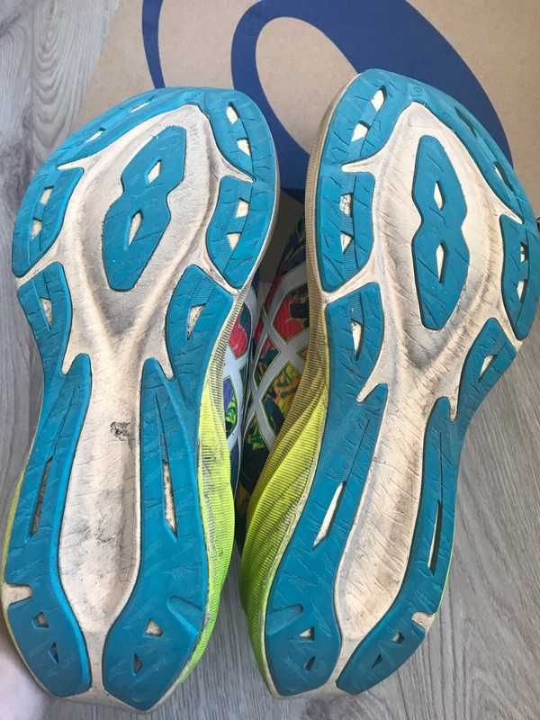 Asics Novablast 3 Lite-Show buty do biegania po asfalcie kolorowe 40