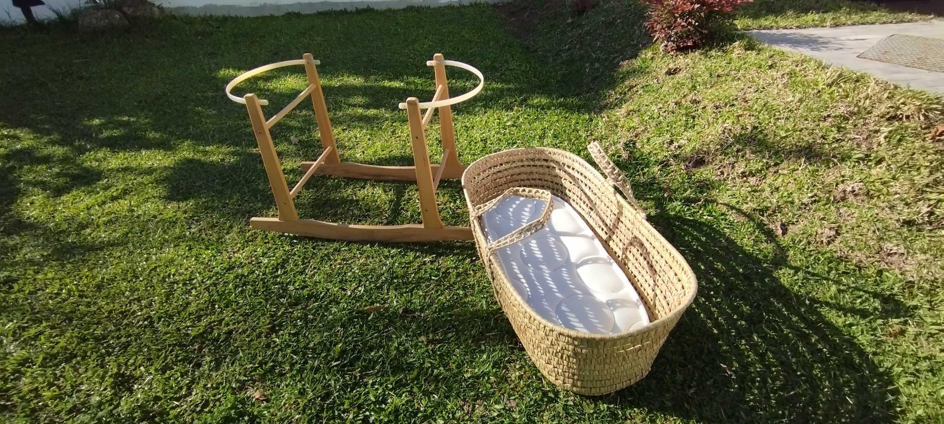 Berço Palhinha com suporte madeira de baloiço