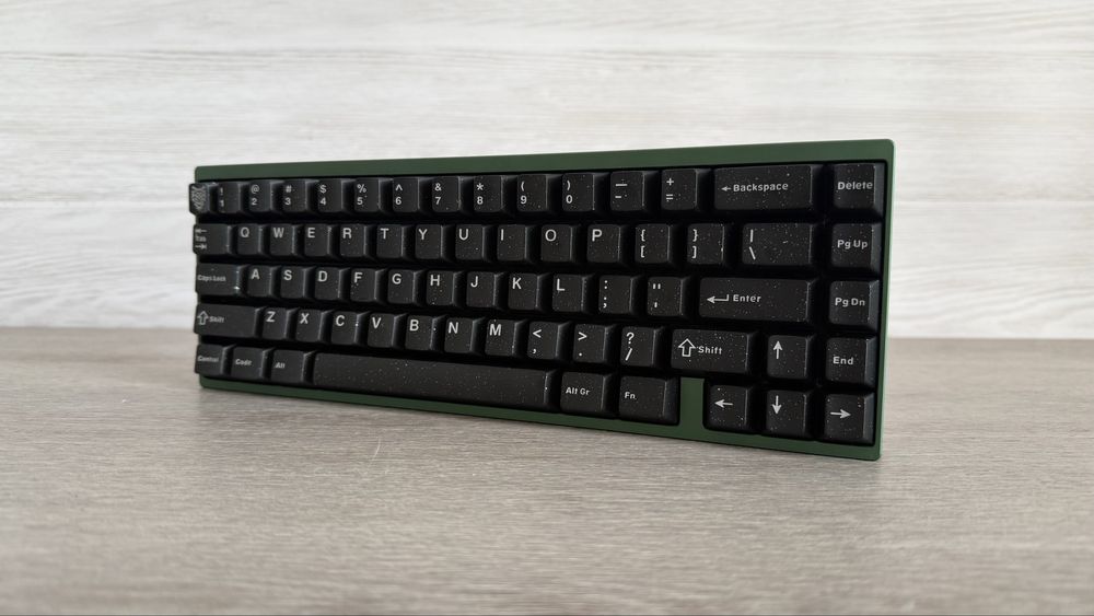 Qwertykeys Neo 65 кастомна механічна клавіатура три режими карбон мідь