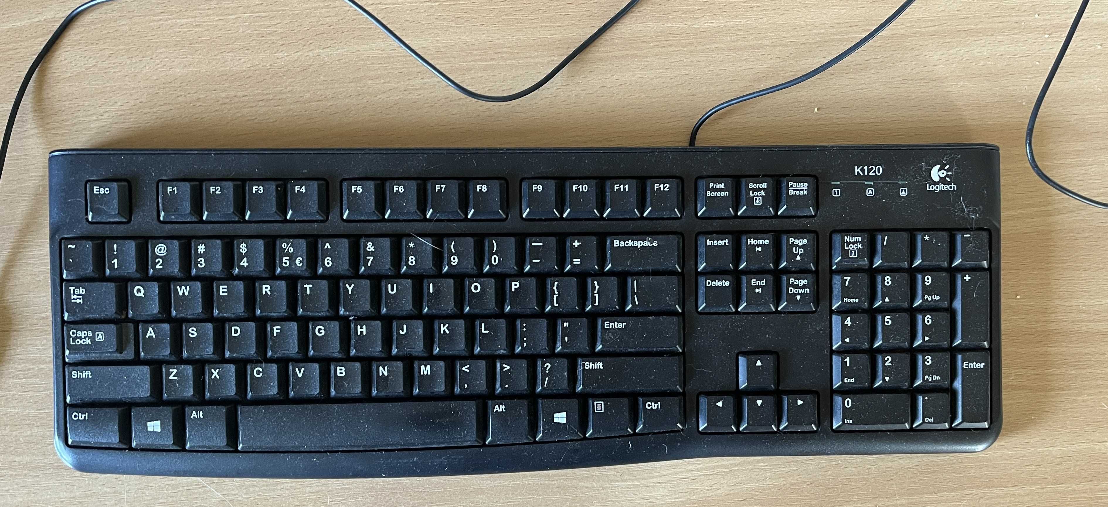 Dwie klawiatury uszkodzona i sprawna Modem i Logitech