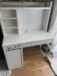 Biurko białe dla dzieci IKEA Micke z nadstawką na biurko