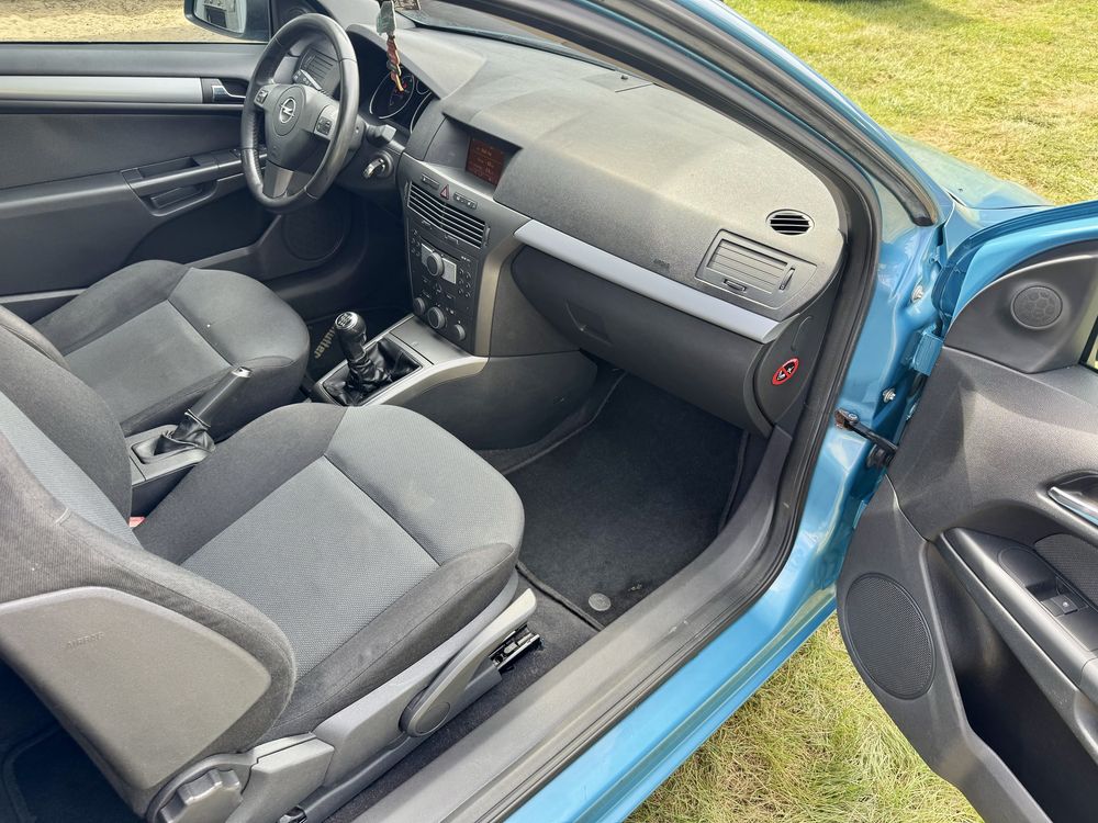 Sprzedam Opel Astra H GTC 1.9 CDTI