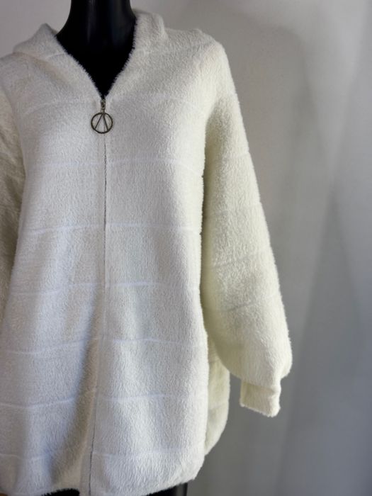Альпака батали 56 58 60 розмір молочна на замку з капюшоном