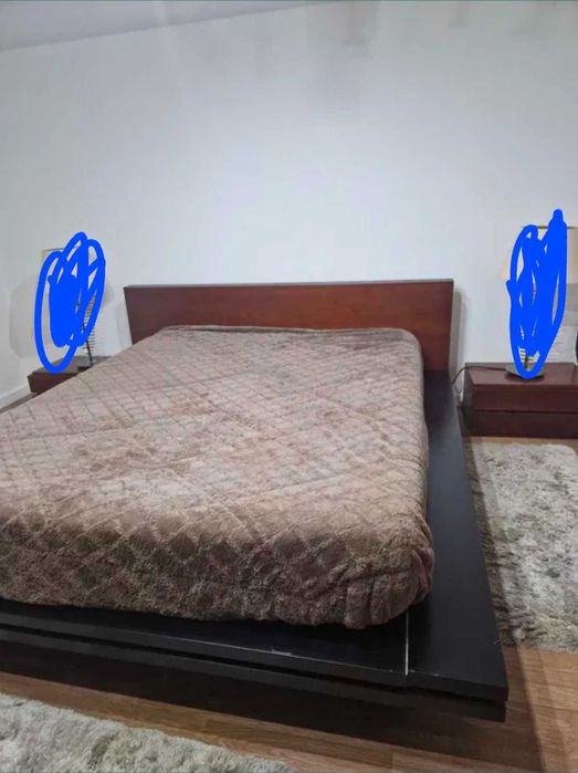 Vendo mobília de quarto madeira..