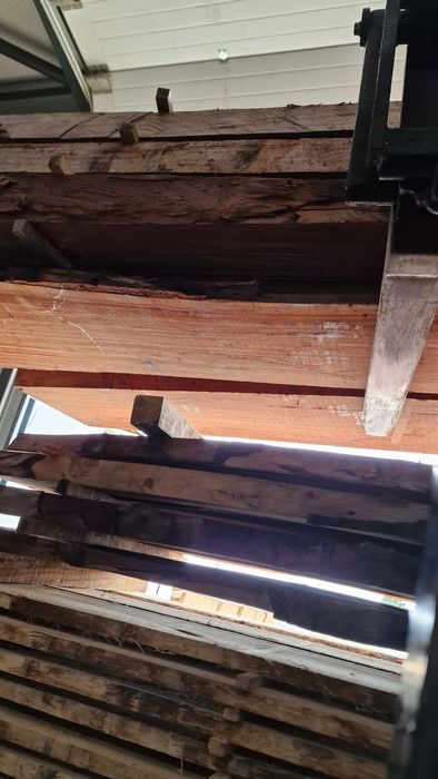 Madeira em prancha de eucalipto vermelho varias grossuras