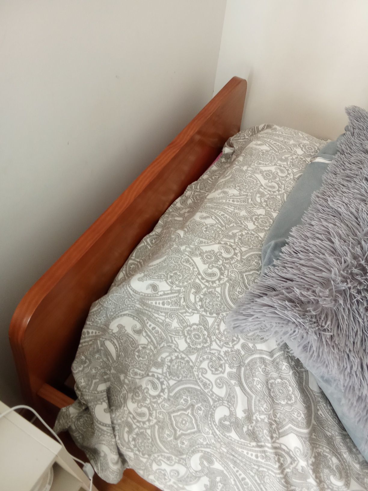 Cama solteiro usada