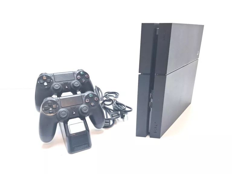 Ps4 + ladowarka do padów + gry