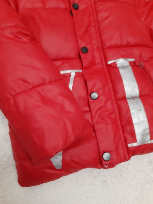 Дуже тепла курточка на хлопчика.