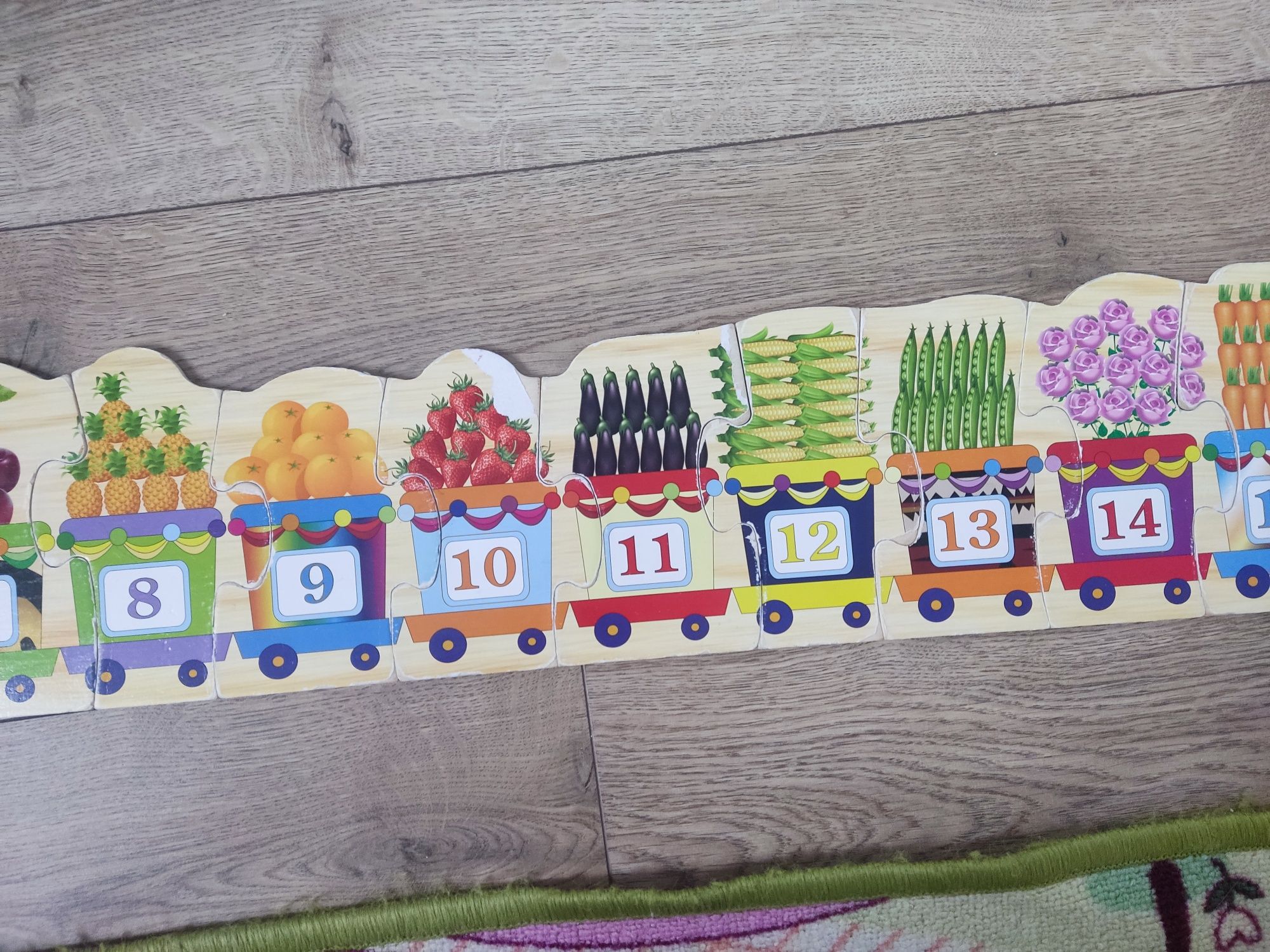 Drewniane puzzle pociąg