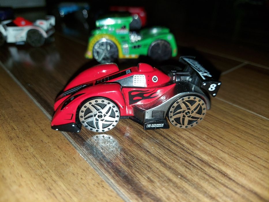 Duże auto z naczepą i podnośnikiem HDS + 11 aut.