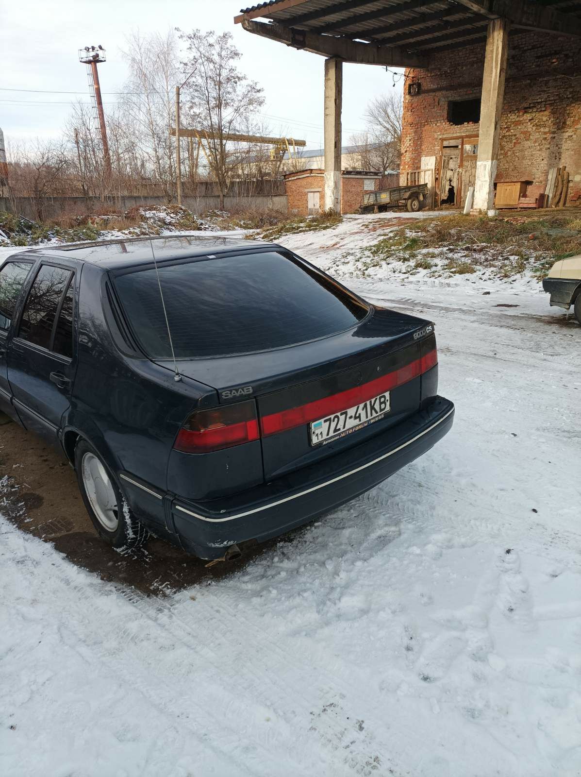 Продам машину SAAB 9000