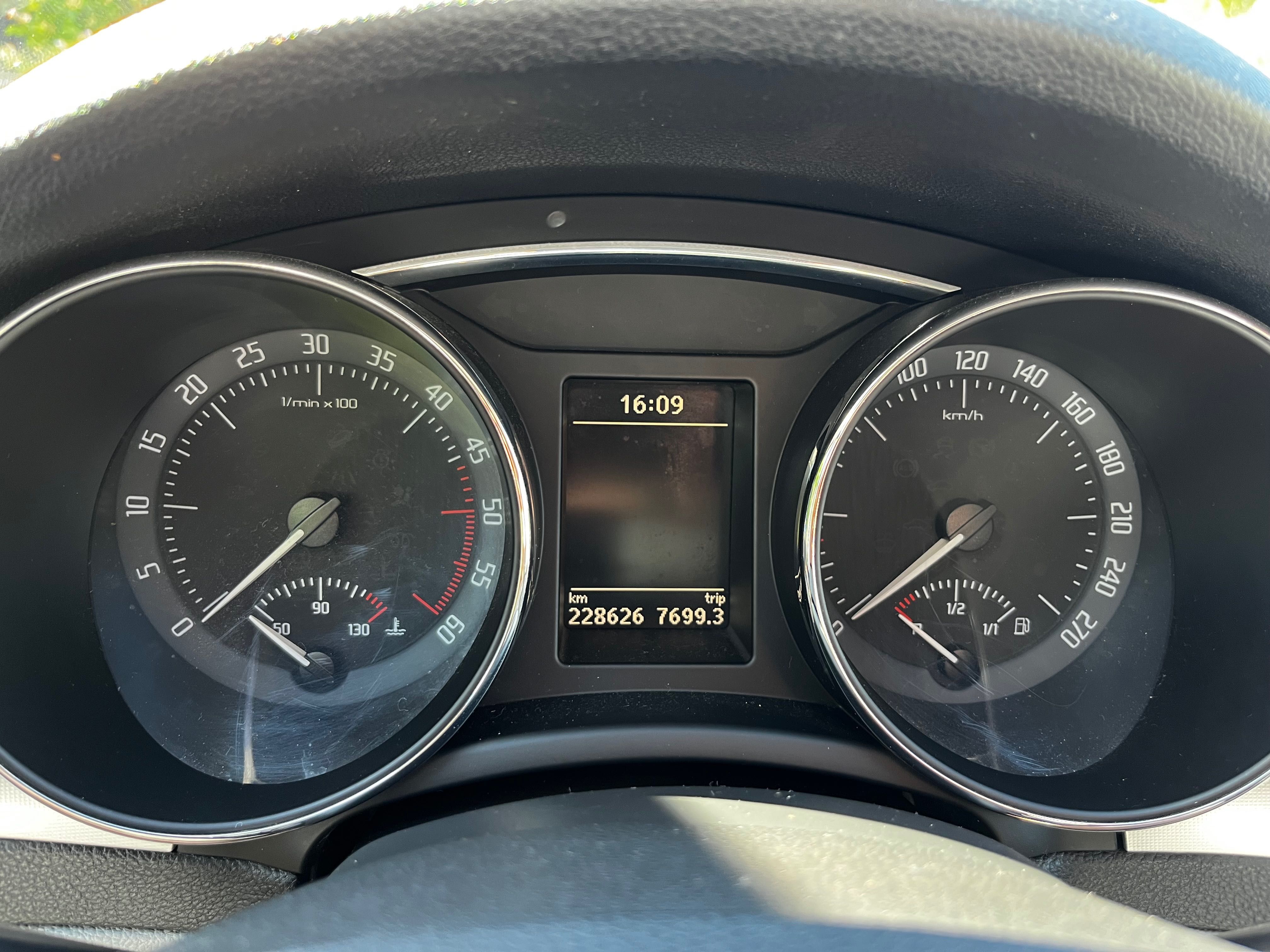 Skoda Superb 2011