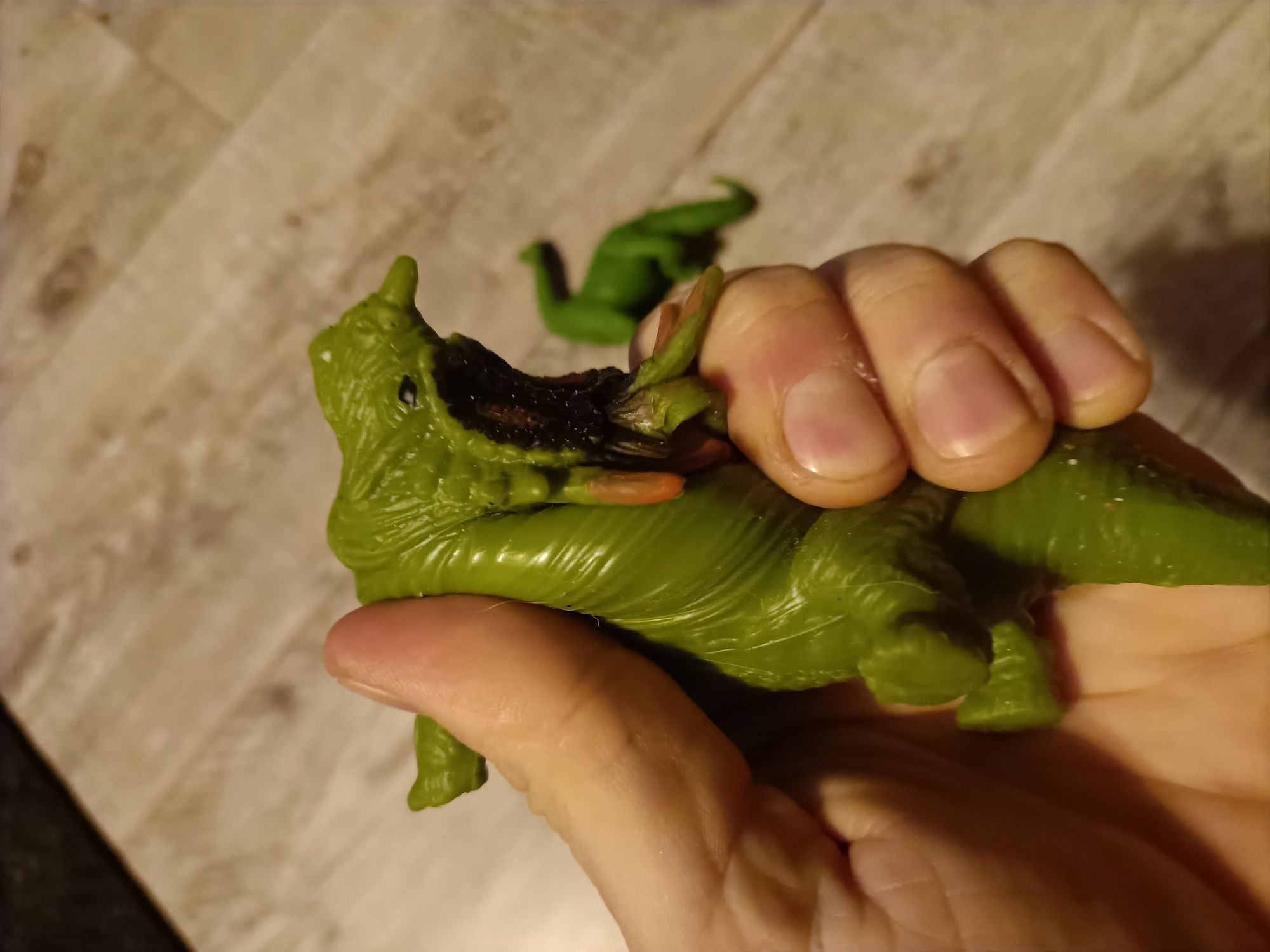 Zestaw dinozaurów gumowych rozciągliwych Godzilla