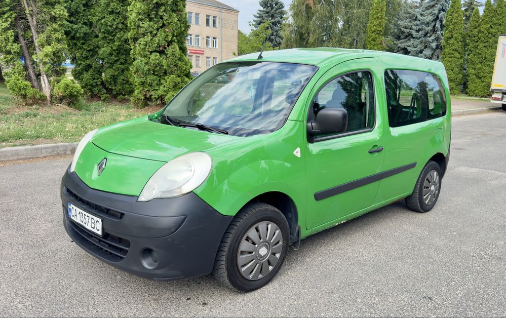 Рено Кенго пасажир