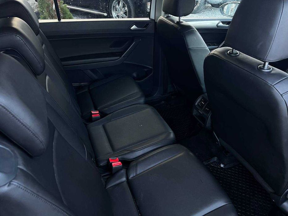 Volkswagen Touran 2016 рік 2.0 TDI DSG