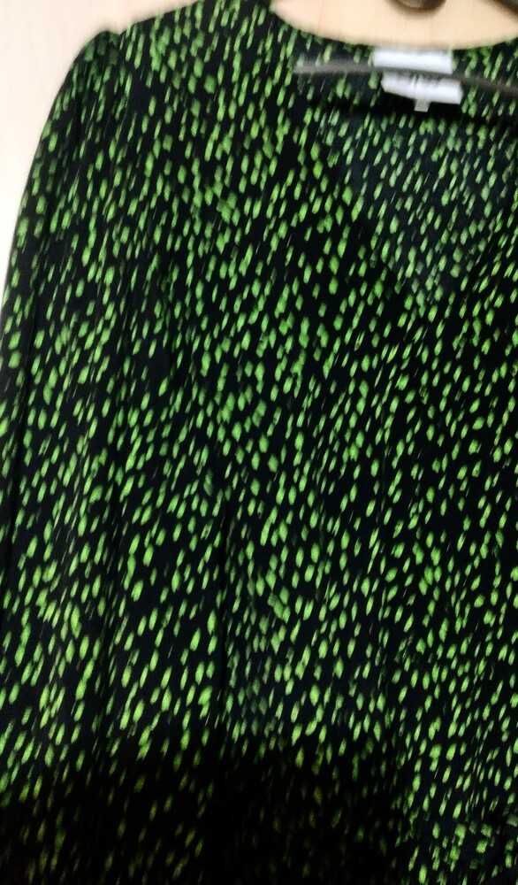 Стильна зелена в краплинку сукня 46-48р.
