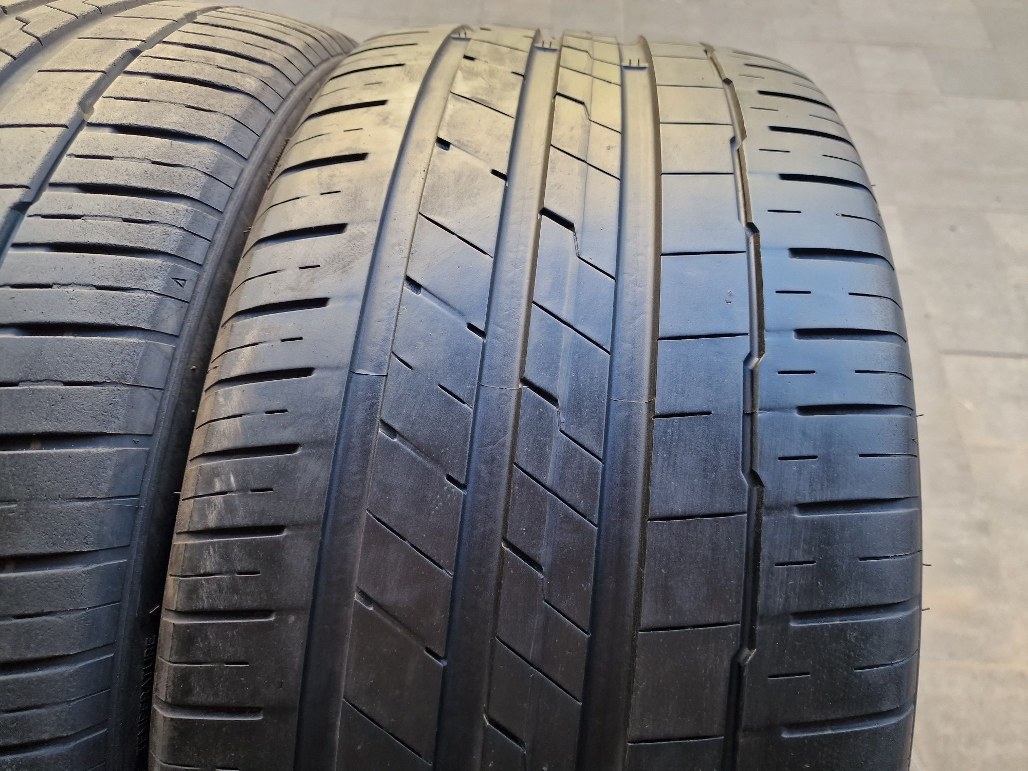Пара летних шин 255/35 R21 Hankook Ventus