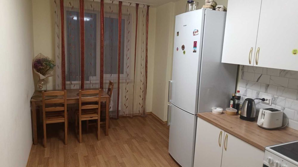 Без комісії кімната в 3-к квартирі на вул. Максимовича, 7в