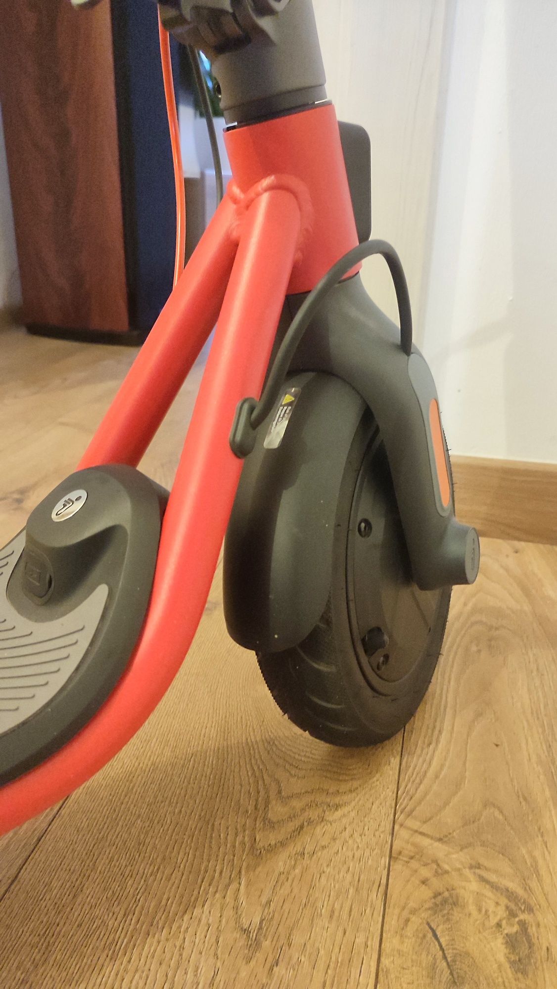 Hulajnoga elektryczna Ninebot Segway D38D