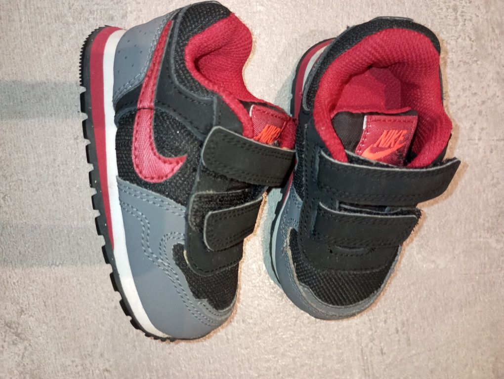 Adidasy Nike dla dziecka na rozmiar 19.5