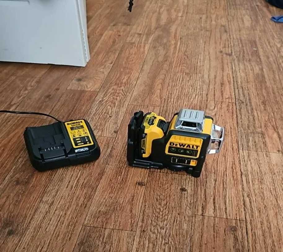 Лазерный уровень Dewalt DW089LG