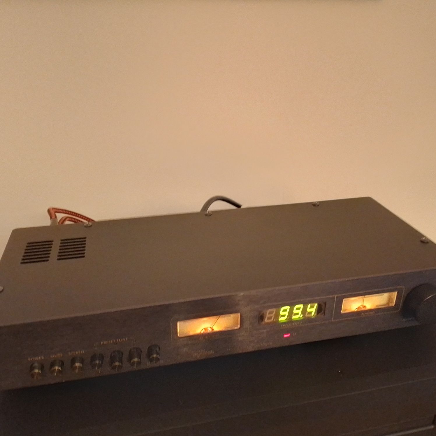 Analogowy tuner radiowy FM Magnum Dynalab FT-11