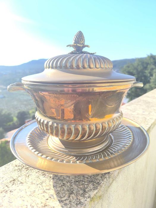 Terrina e Prato antigos em BRASS