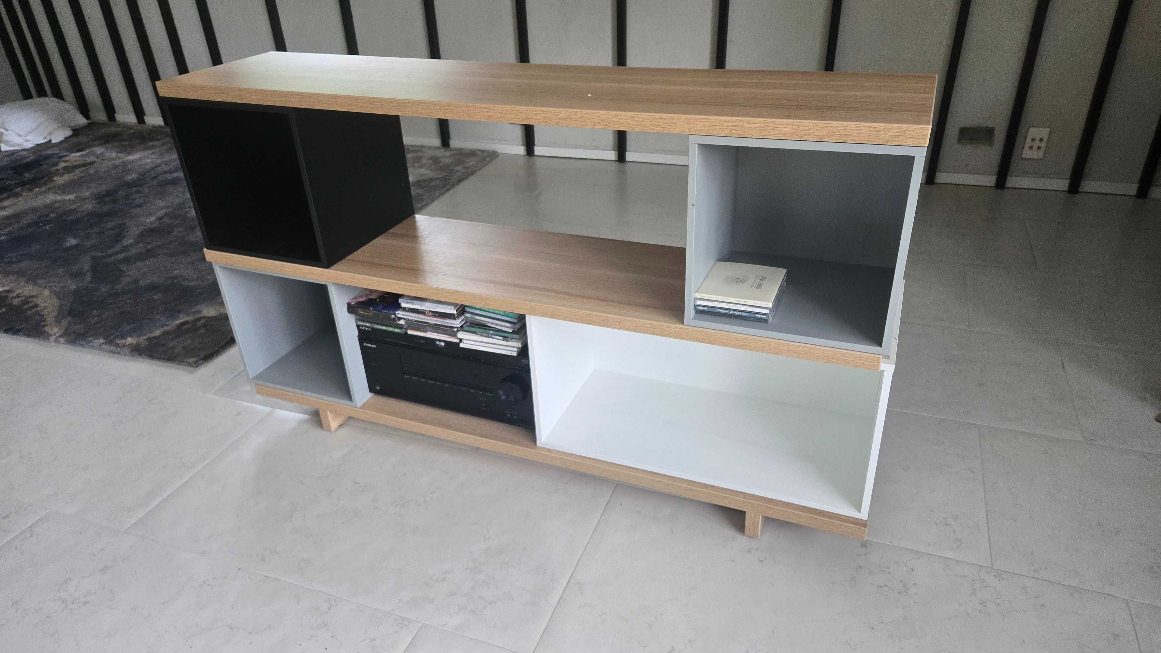 Meble VOX szafka RTV:  32cm szer x 82cm wys  x 138cm długości