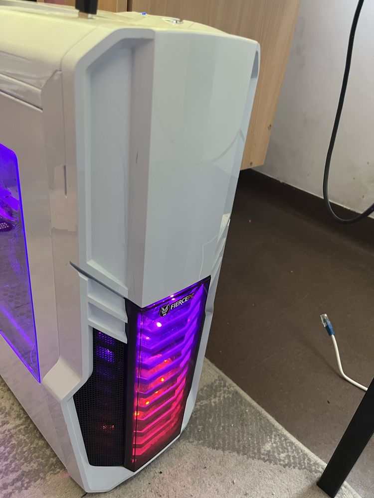 Sprzedam komputer stacjonarny w dobrym stanie, 16GB ram, Samsung SSD