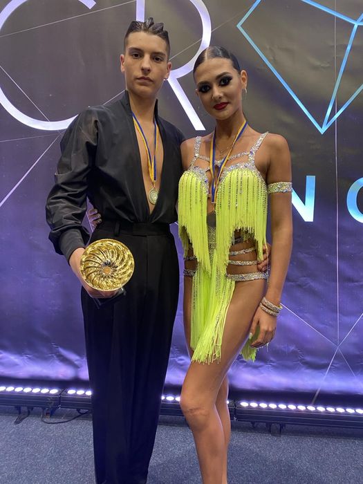 Продам сукню для латини