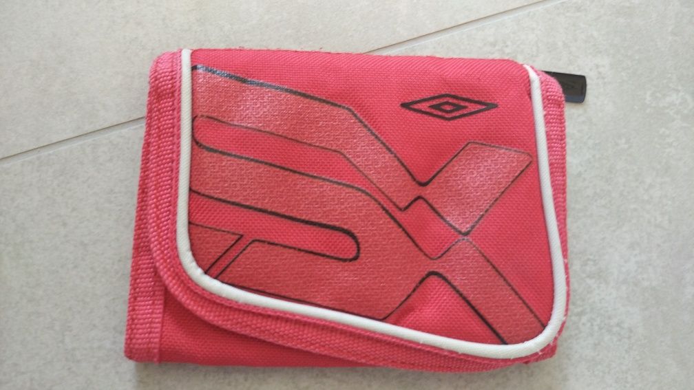 Czerwony portfel Umbro