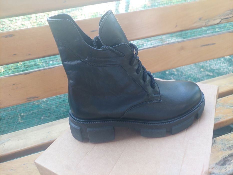 Черевики жіночі зимові 37р.