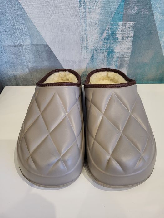 Утепленные тапочки сабо бежевые